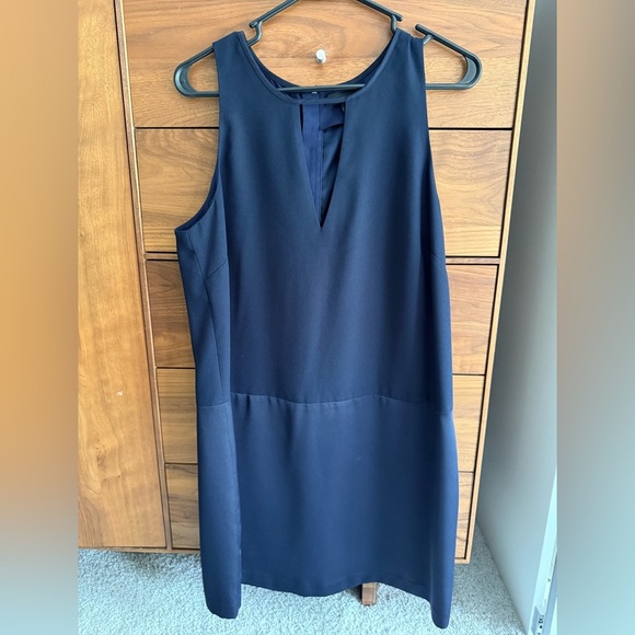 Banana Republic Crepe Swing Navy Dress Size 12 - Picture 2 of 9